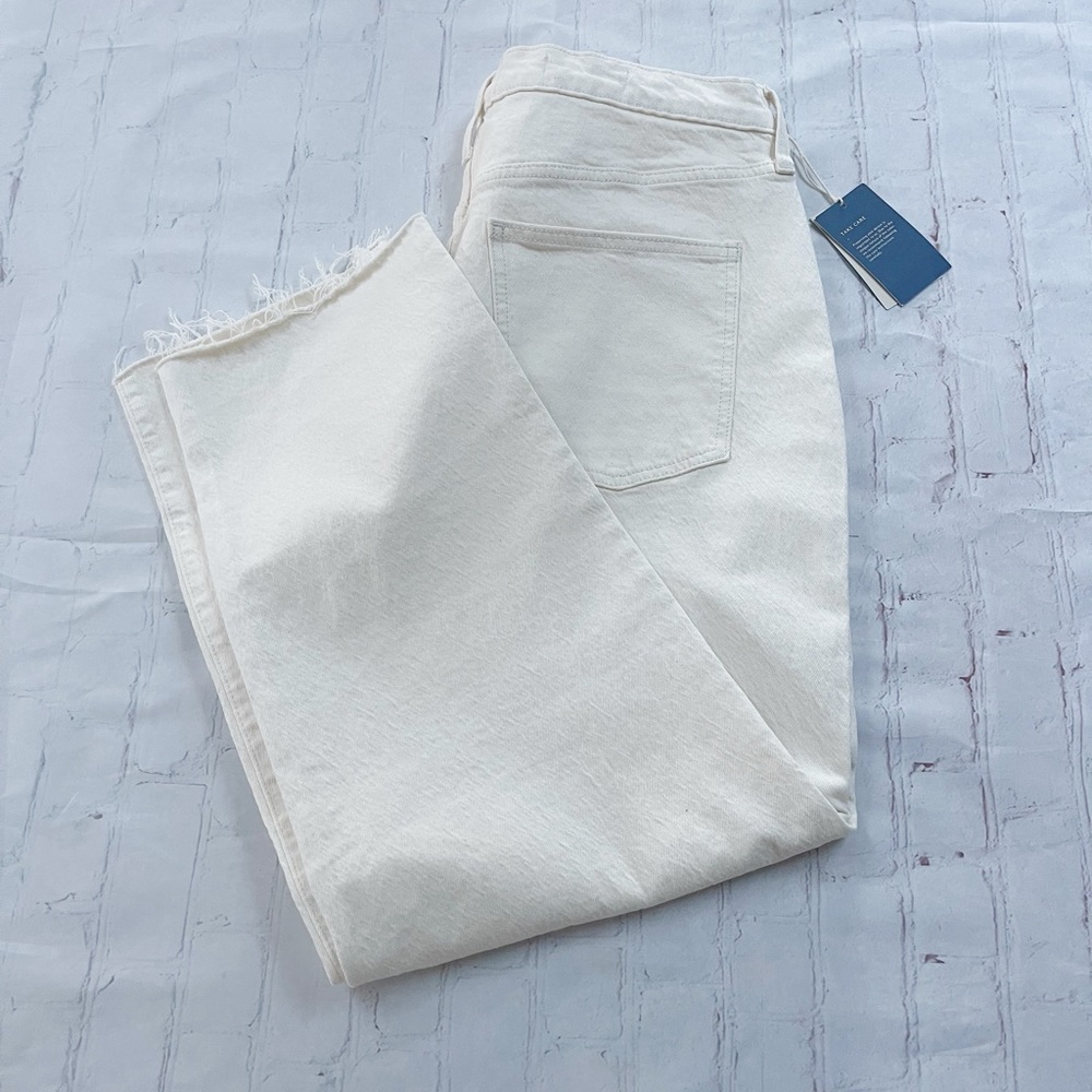 [Universal Thread] NWT ivory vintage straight distressed raw hem denim jeans 16